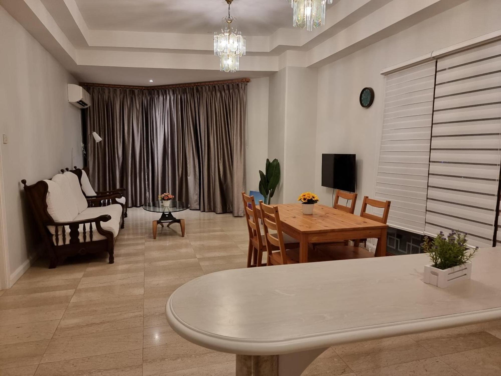 Cozzzy Hut Riverbank Suites Kuching With Spectacular River View Luaran gambar